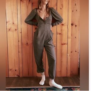 NWOT Free People On Point Cozy Ribbed Knit Lace Trim Romper in size XS Gray